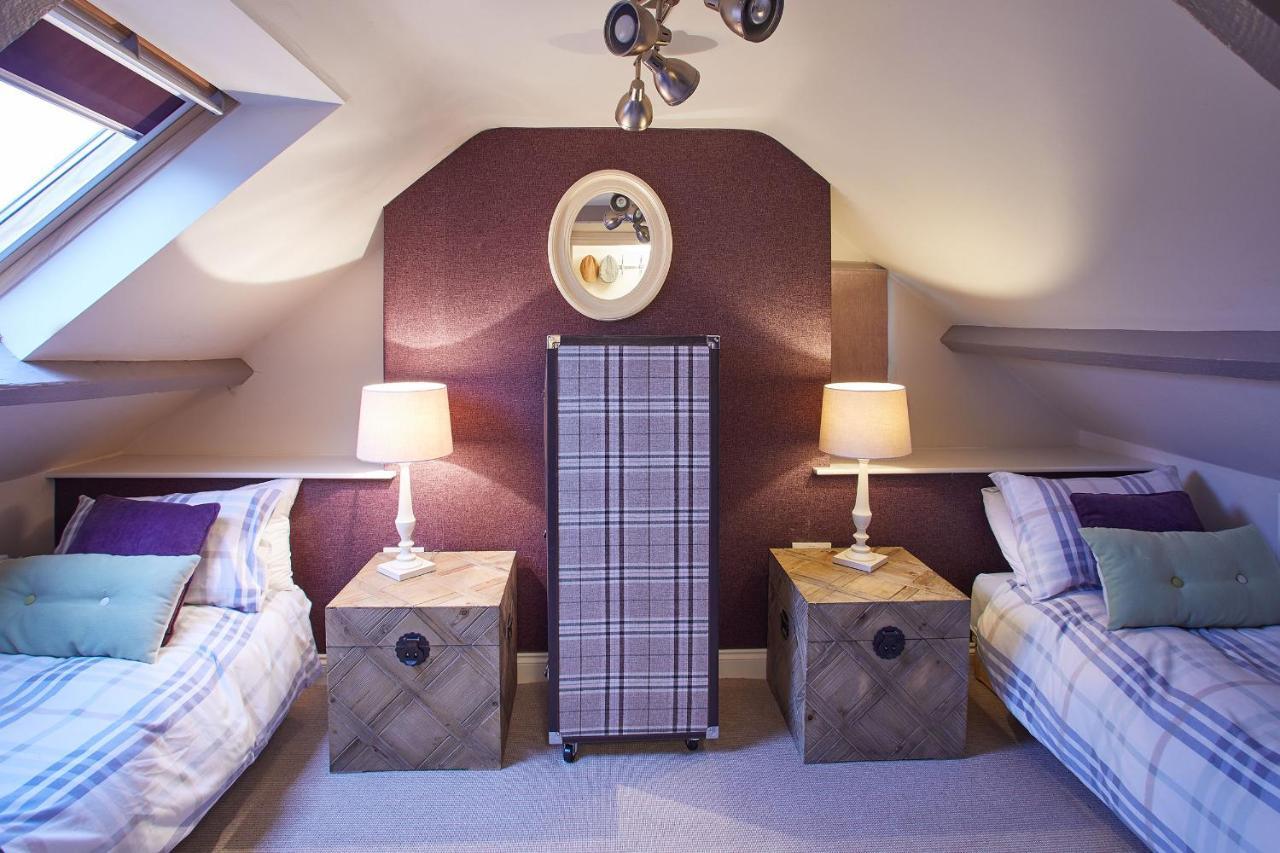 Host & Stay - Spyglass 1708 Уитби Экстерьер фото